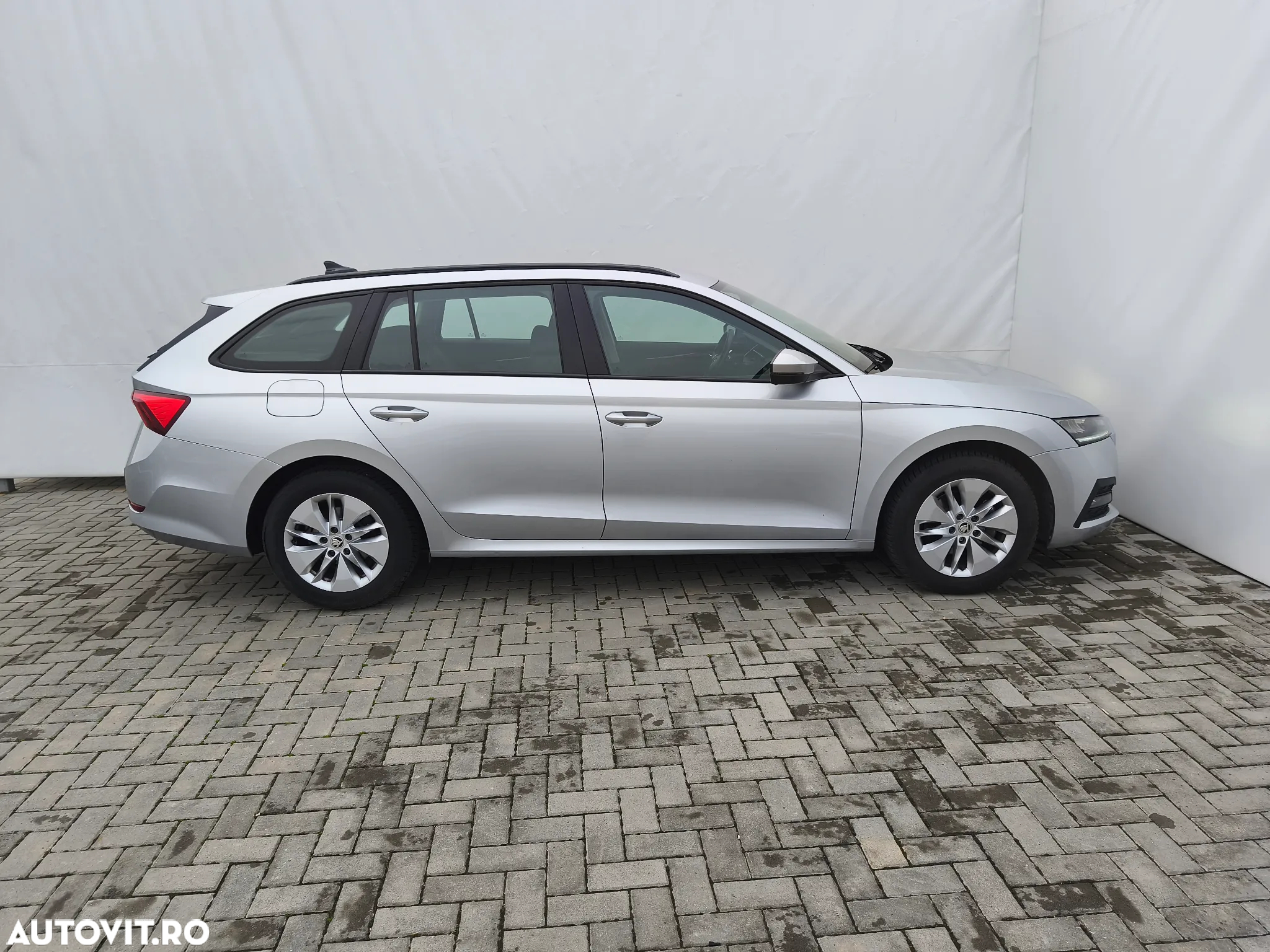 Skoda Octavia Combi 2.0 TDI DSG Exclusive - 7