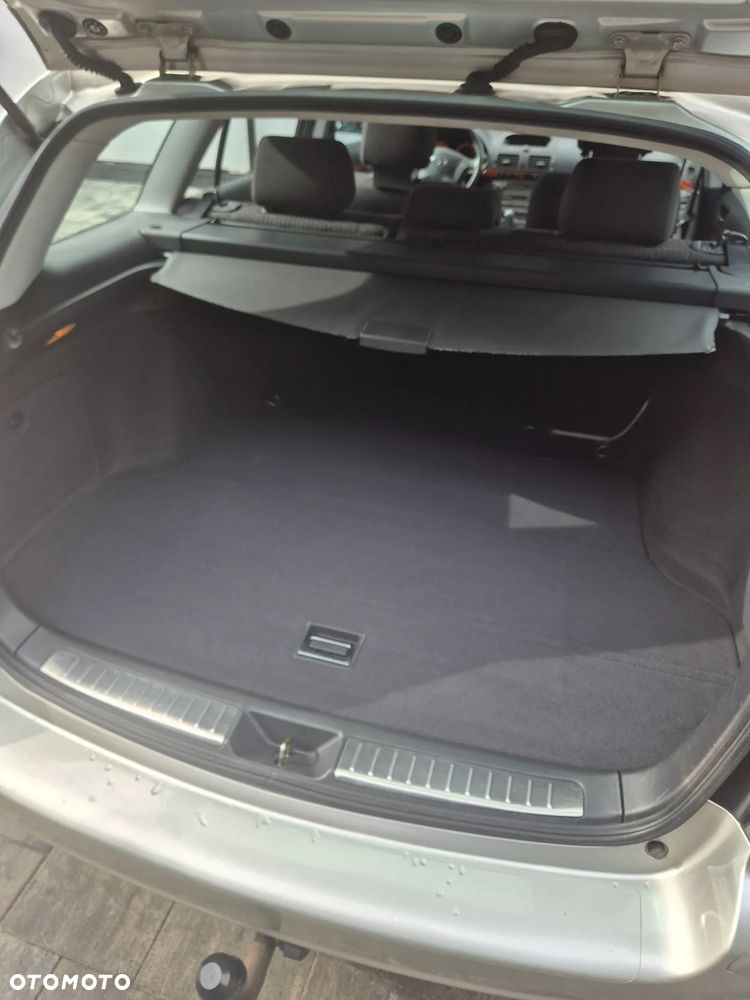 Toyota Avensis 1.8 VVT-i Terra Plus - 16