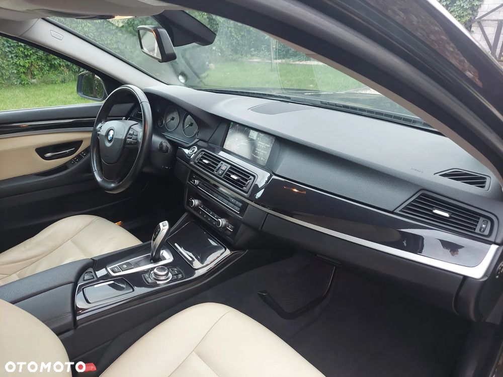 BMW Seria 5 528i - 22