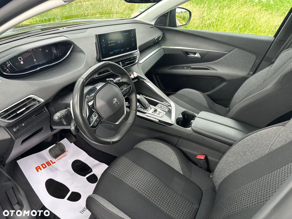 Peugeot 3008 BlueHDi 130 Stop & Start EAT8 Allure - 4