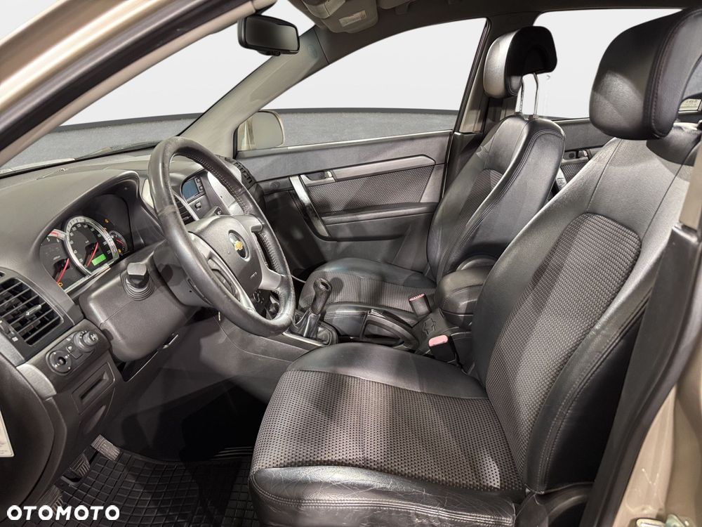 Chevrolet Captiva - 22