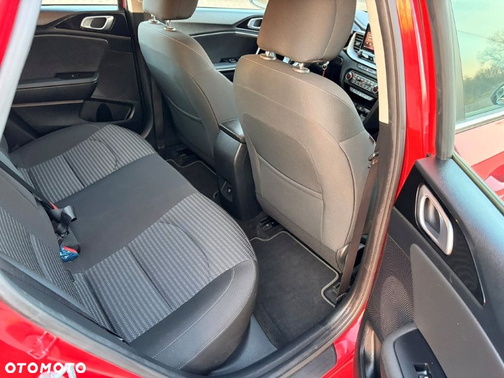 Kia Ceed 1.6 CRDi SCR L Business Line - 24
