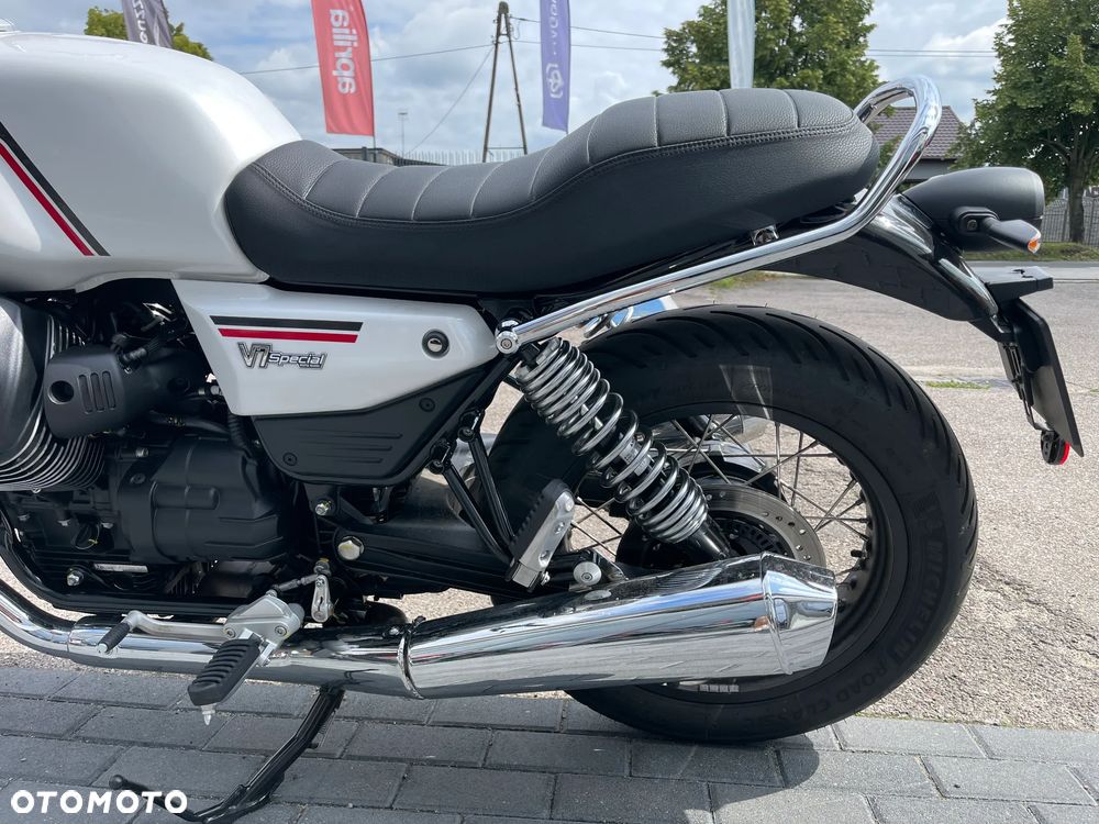 Moto Guzzi V7 - 16