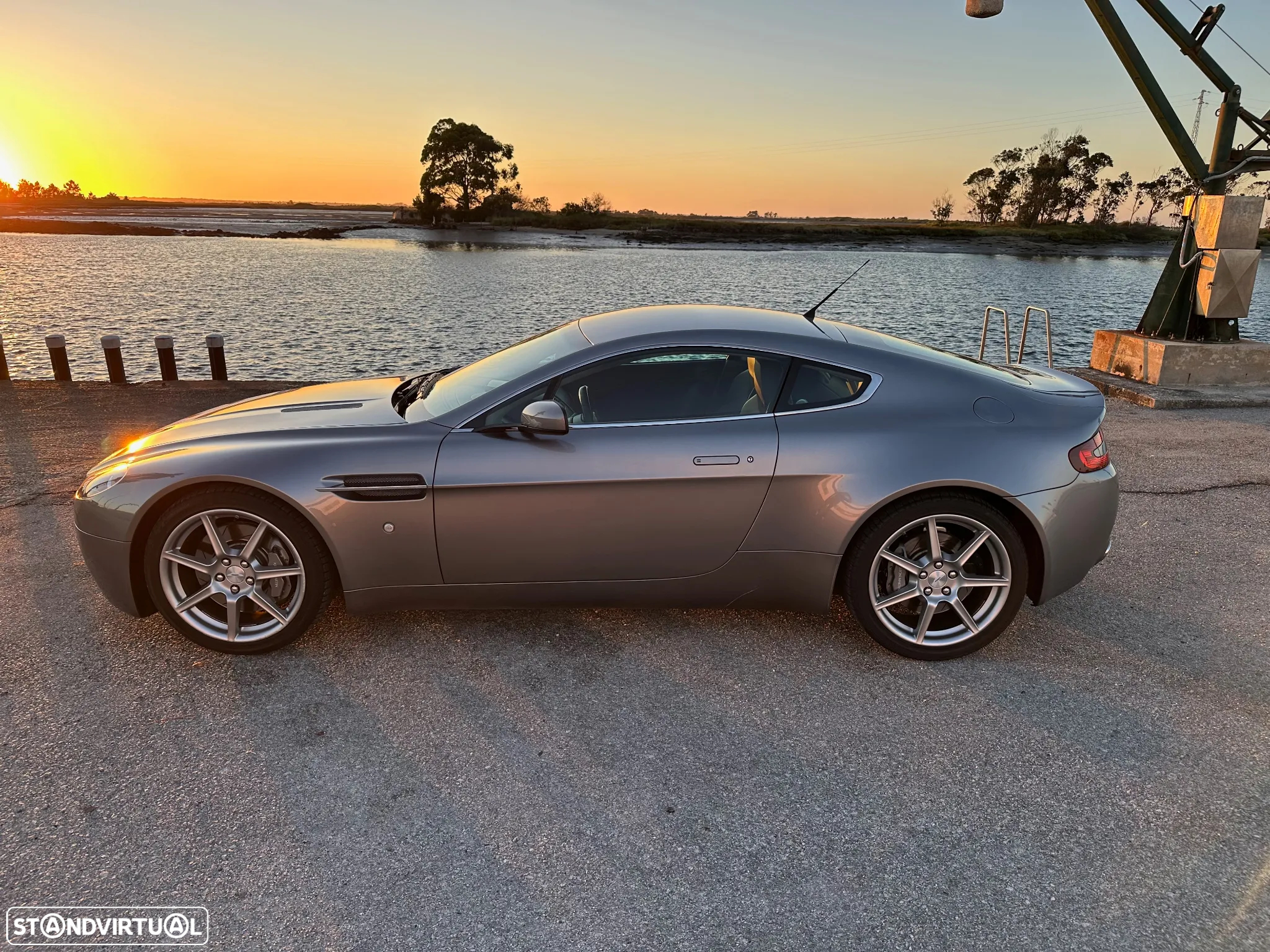 Aston Martin Vantage Coupe V8 - 7