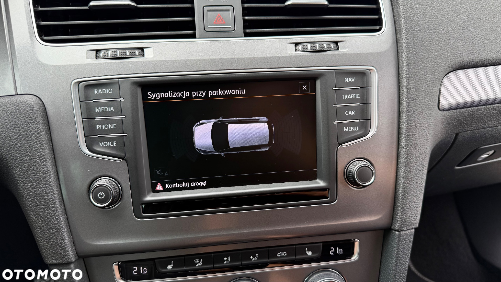 Volkswagen Golf 1.4 TSI BlueMotion Technology Lounge - 24
