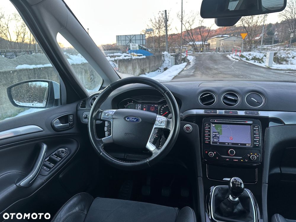 Ford S-Max 2.0 TDCi DPF Titanium X - 27