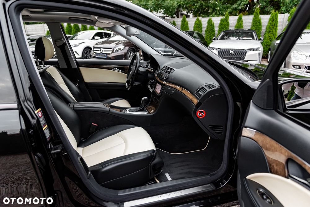 Mercedes-Benz Klasa E 320 T 4Matic Avantgarde - 24