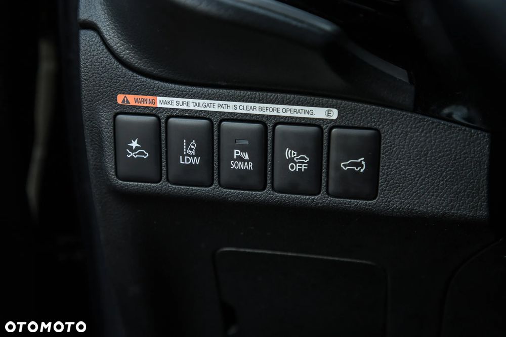 Mitsubishi Outlander Instyle NAVI + - 26