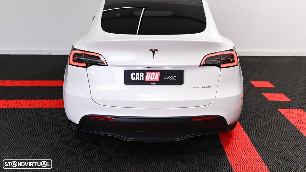 Tesla Model Y Long Range Dual Motor AWD - 27