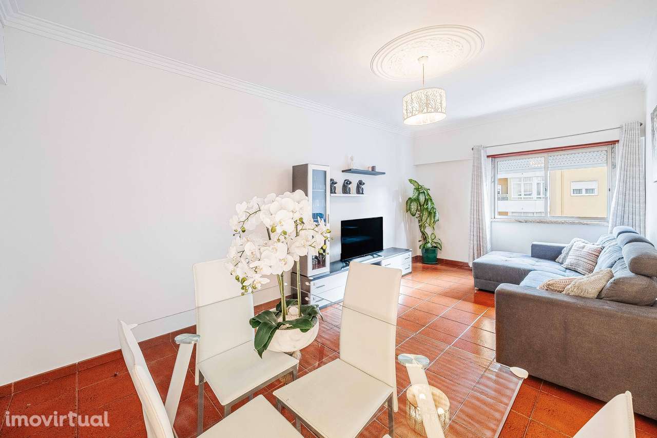 T2 totalmente remodelado no Cacém - Grande imagem: 3/41