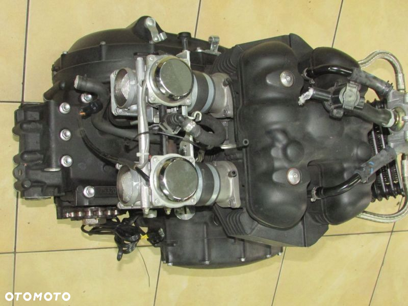 Triumph Scrambler 900  Bonneville silnik engine - 2