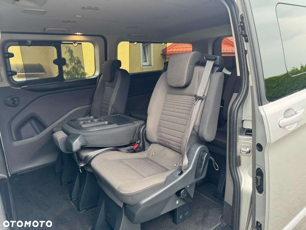 Ford Tourneo Custom - 8