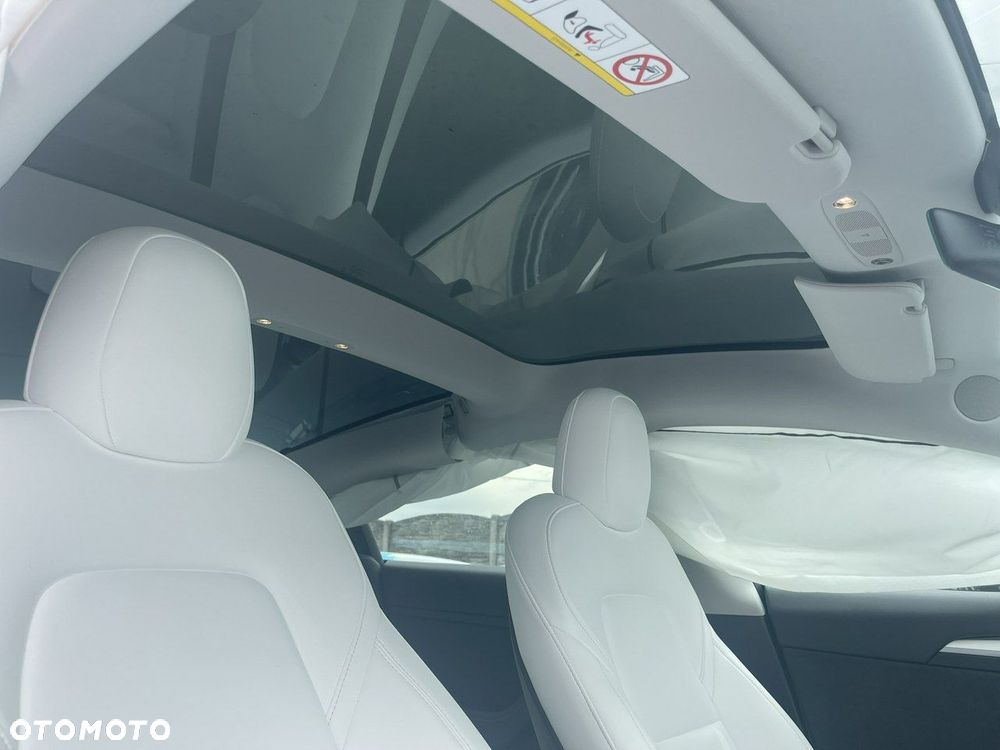Tesla Model 3 - 12