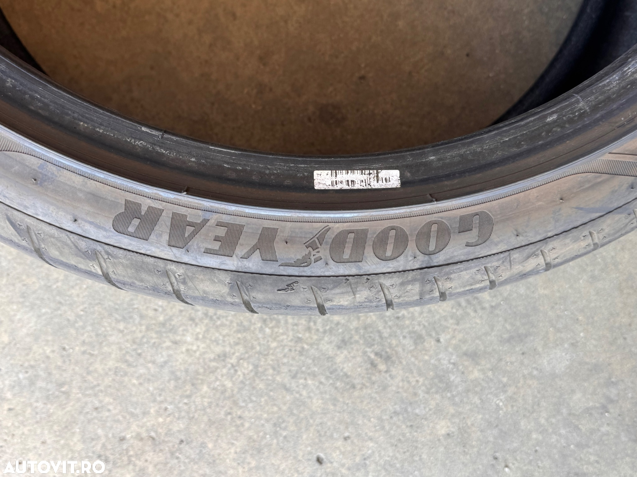 Vând 2 anvelope 245/35/20 goodyear de vară ca noi - 7