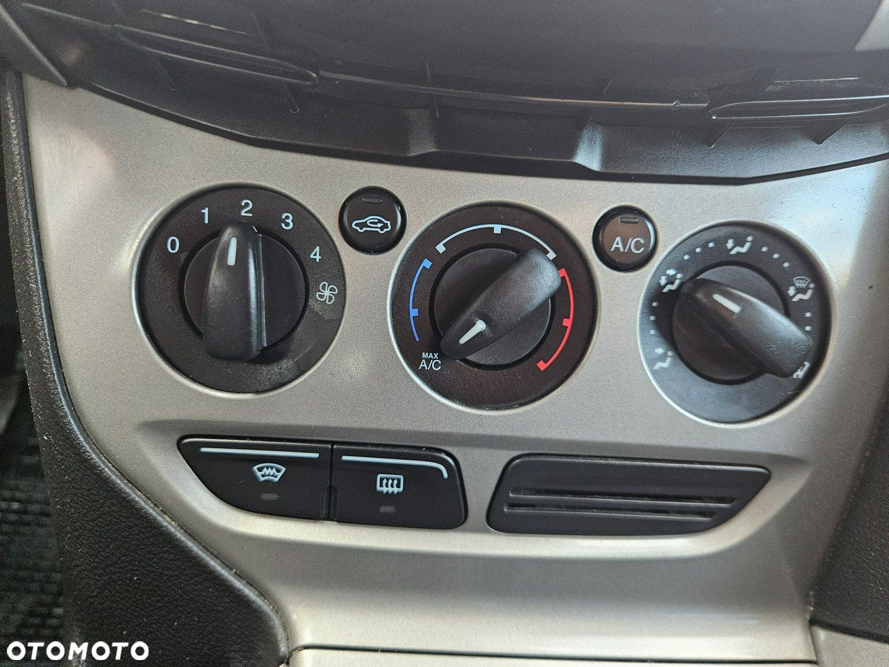 Ford Focus - 26