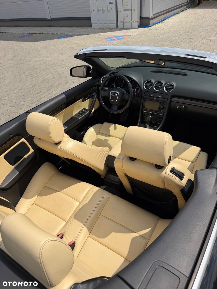 Audi A4 Cabrio 3.2 FSI Multitronic - 21