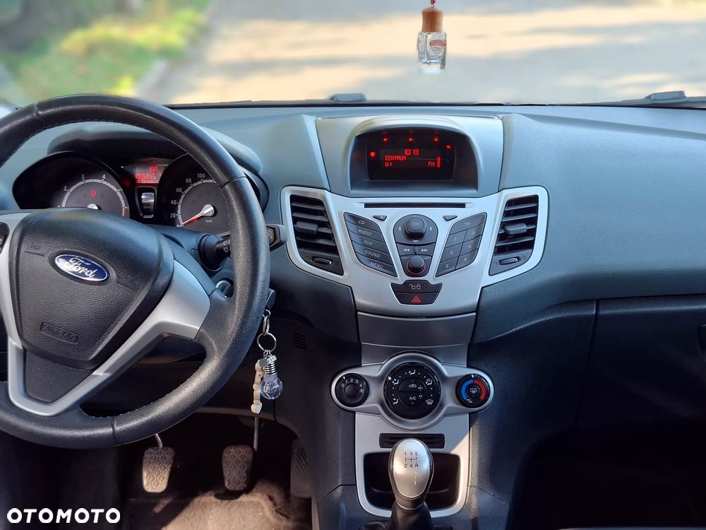 Ford Fiesta 1.25 Trend - 12