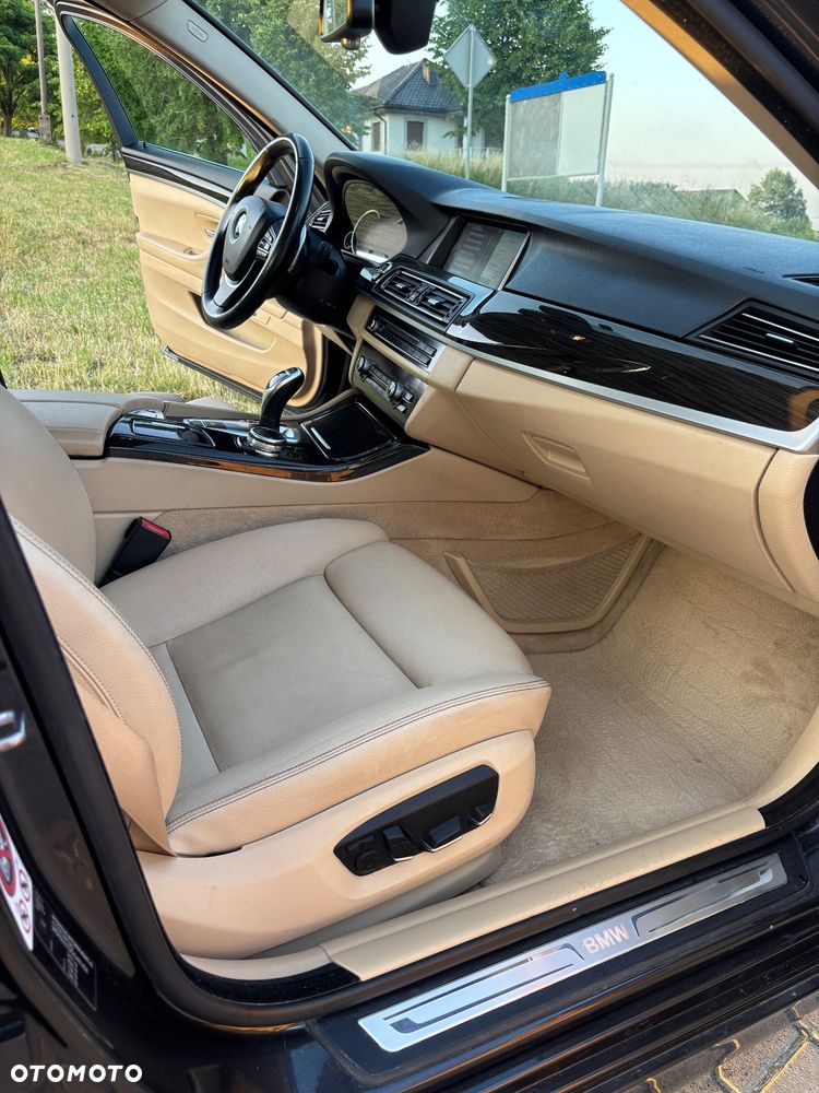 BMW Seria 5 530d xDrive Luxury Line - 17