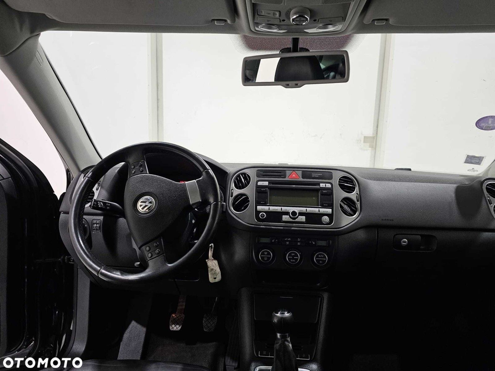 Volkswagen Tiguan - 16