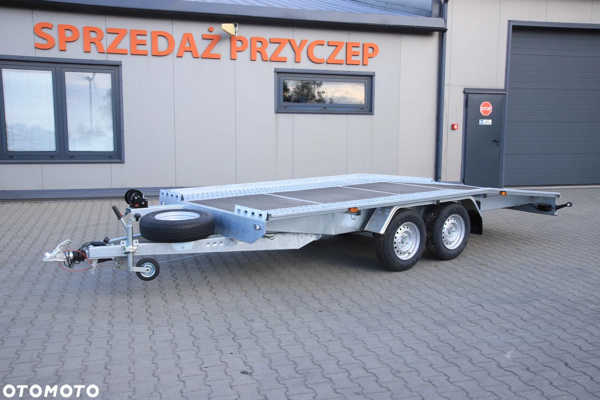Niewiadów JUPITER 4,5 X 2 + sklejka  DMC 2700 kg Koła 14C - 1