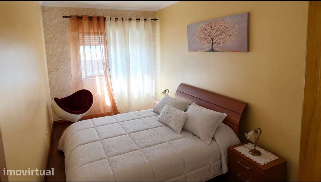 Apartamento T2 como Novo, totalmente equipado e mobilado no Carregado - Grande imagem: 2/10