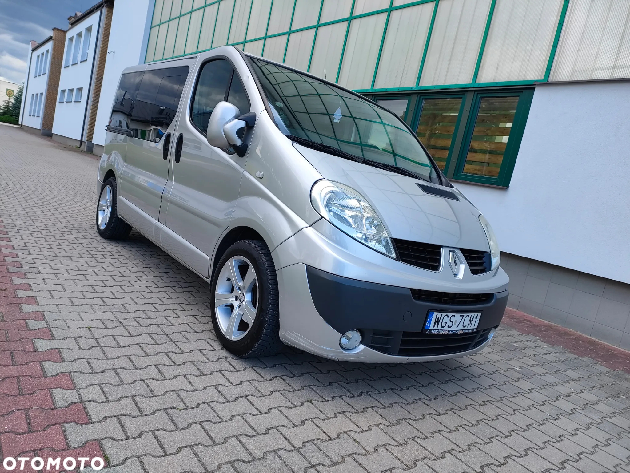 Renault Trafic 2.5 dCi 150 FAP Passenger L1H1 Privilège - 3