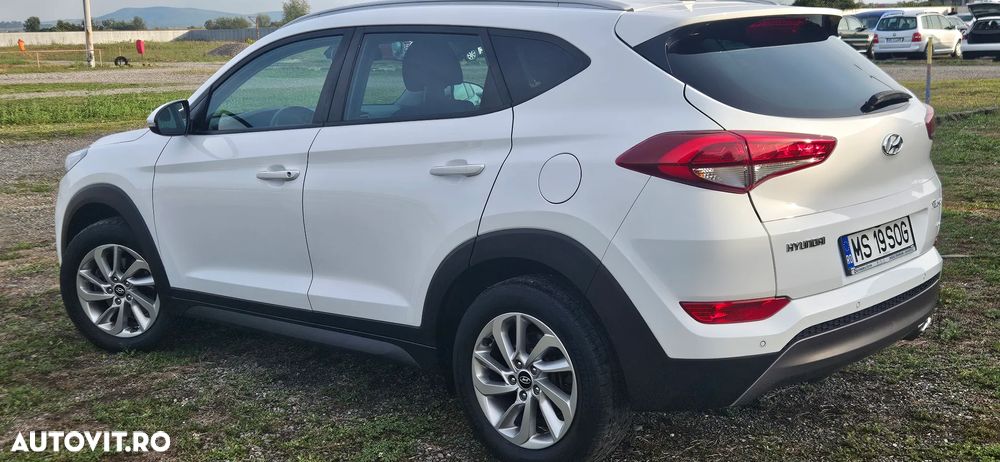 Hyundai Tucson 2.0 CRDI 4WD Automatik Trend - 22