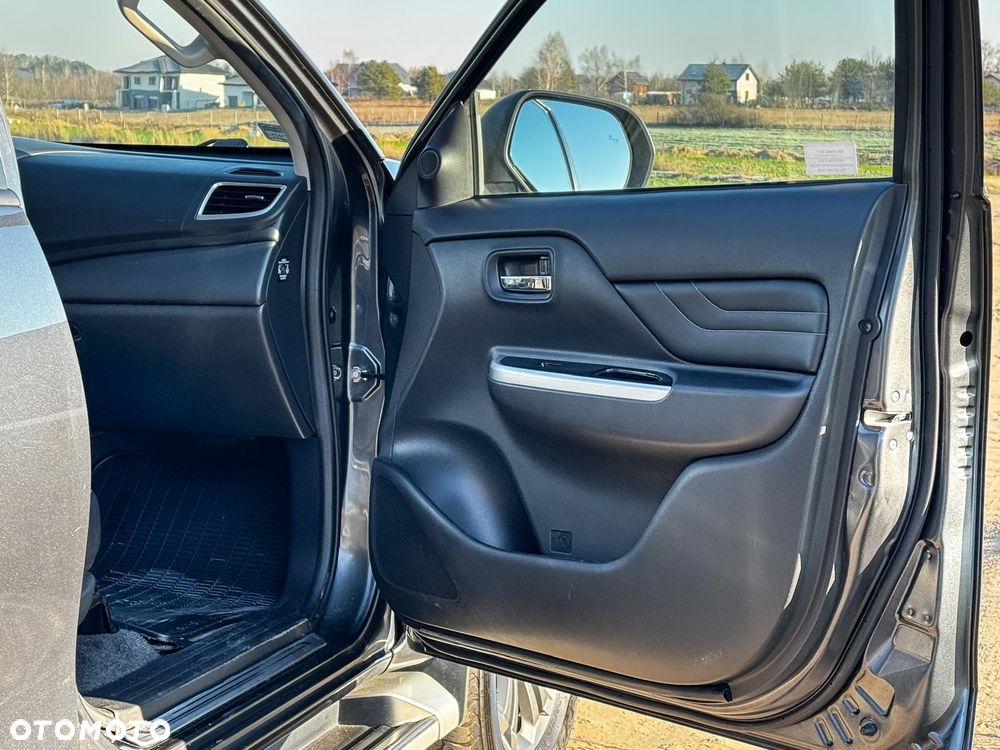 Mitsubishi L200 2.2 d DC Power Instyle Plus - 21