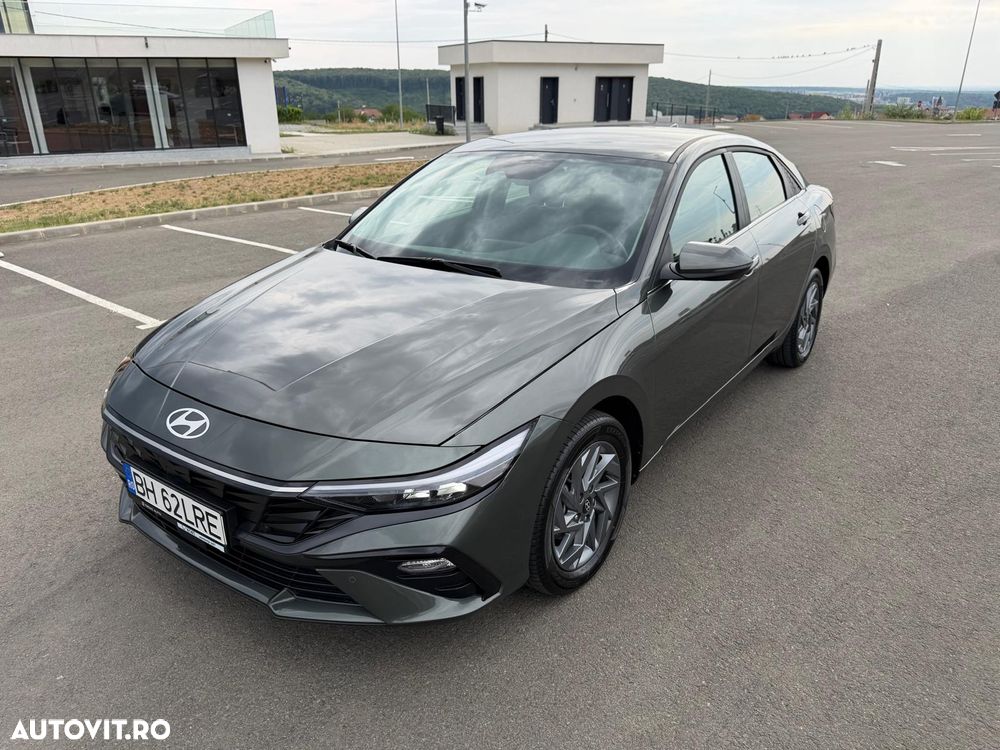 Hyundai Elantra 1.6 l 123 CP CVT Highway - 19
