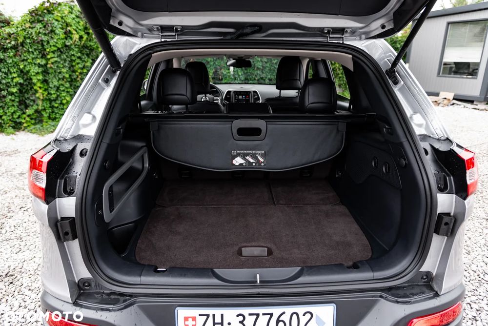 Jeep Cherokee - 21
