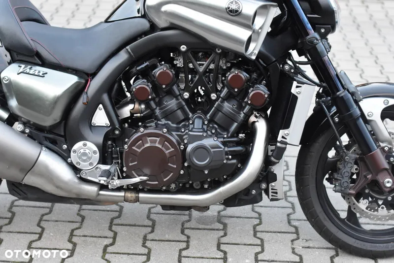 Yamaha V-MAX - 9
