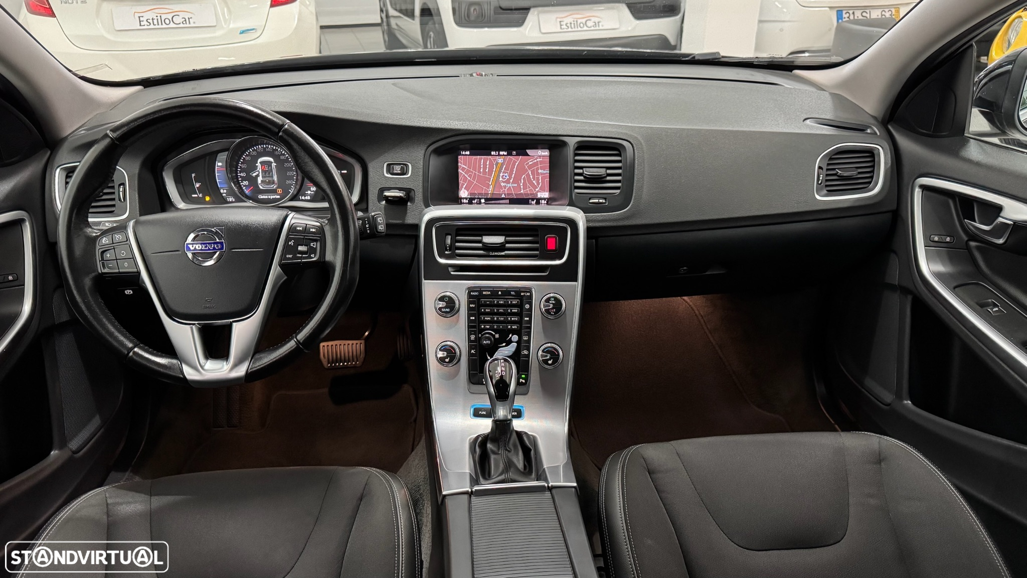 Volvo V60 2.4 D6 R-Design AWD Phev - 9