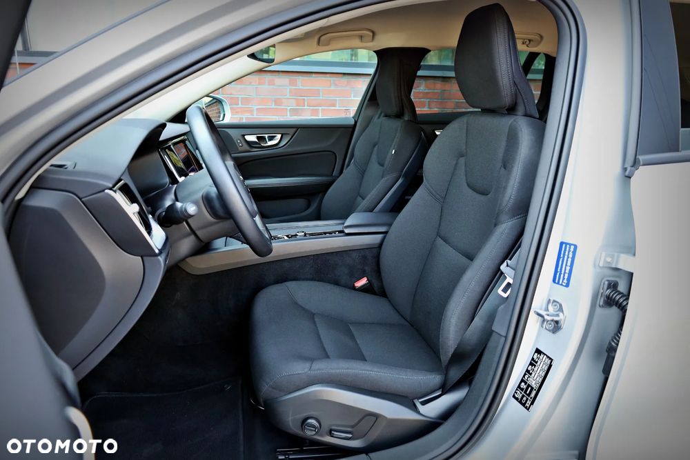 Volvo V60 B4 D Momentum - 16