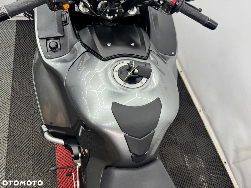 Kawasaki GTR - 27