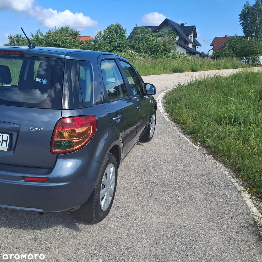 Suzuki SX4 1.6 GLX / Comfort - 9