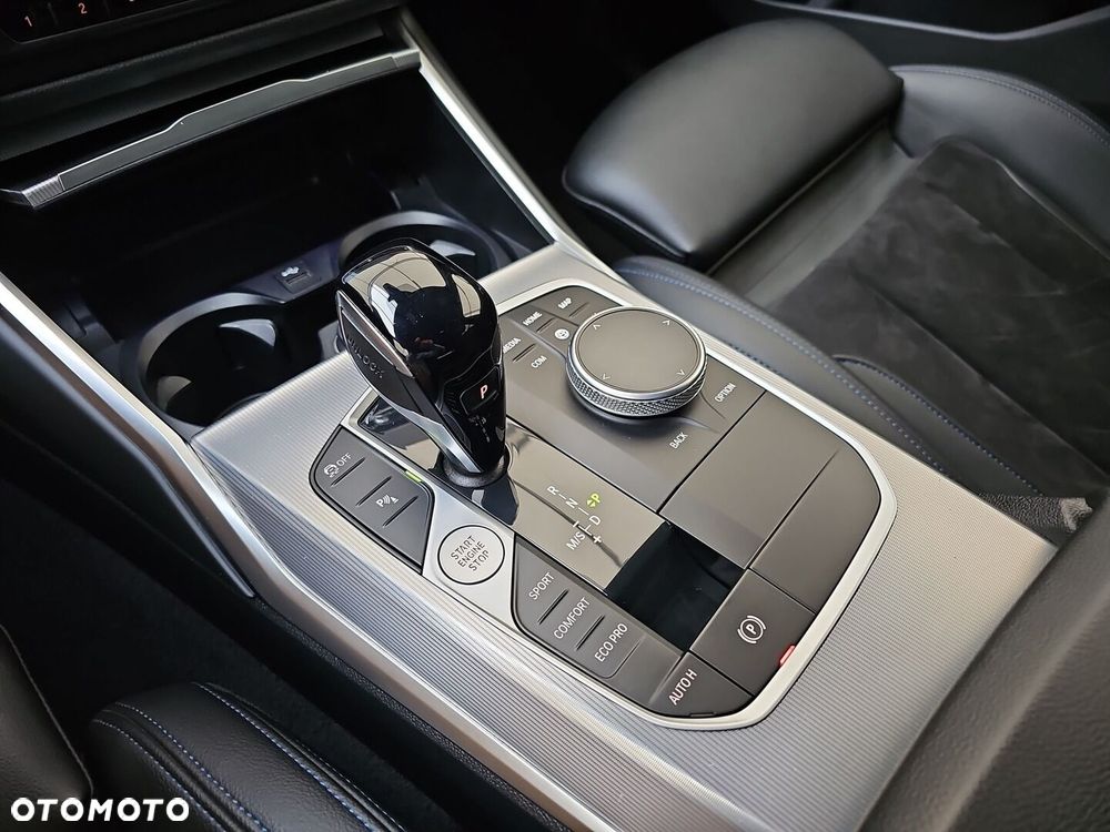 BMW Seria 3 320d xDrive - 15