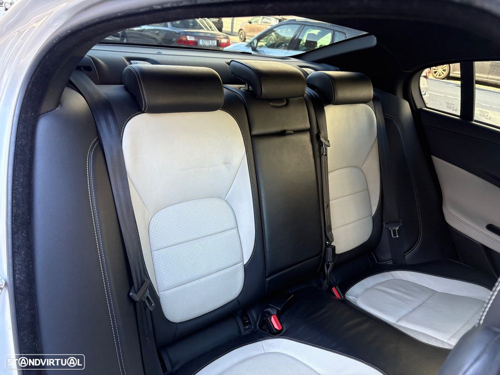 Jaguar XE 2.0 D R-Sport Aut. - 11