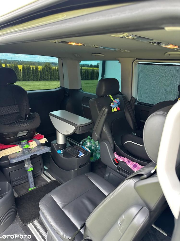 Volkswagen Multivan - 12
