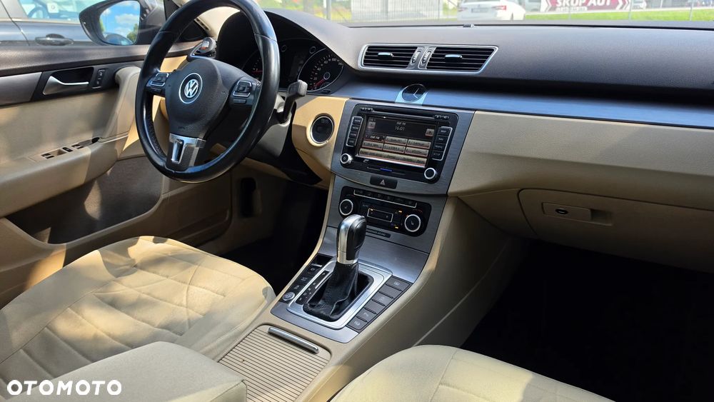 Volkswagen Passat 2.0 TDI Highline DSG - 13