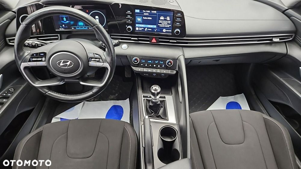 Hyundai Elantra 1.6 Smart - 13