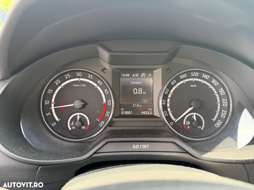 Skoda Octavia 2.0 TDI DSG RS - 14