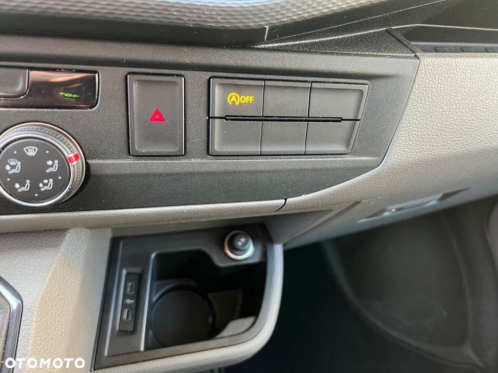 Volkswagen Transporter T6.1 - 28