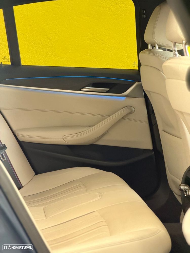 BMW 530 e Pack 50 anos M - 10