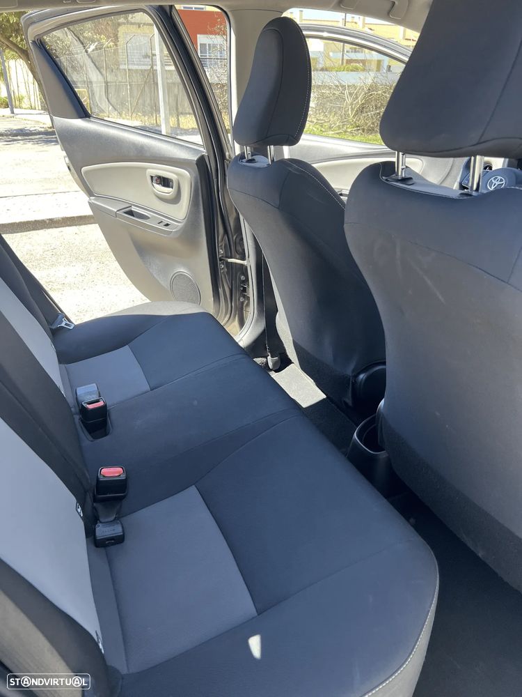 Toyota Yaris - 15