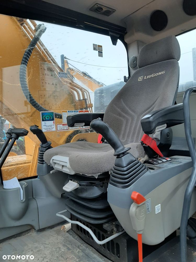 Liu Gong CLG924E - 7