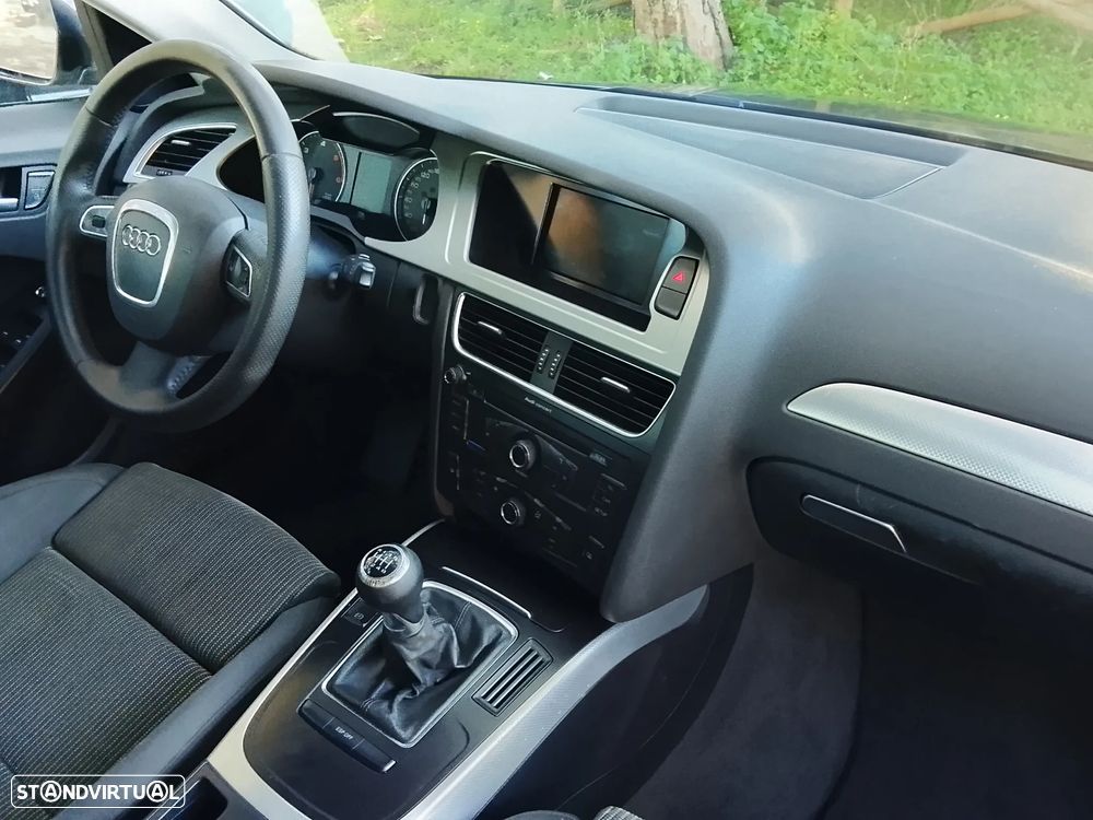 Audi A4 Avant 2.0 TDi Advance - 7