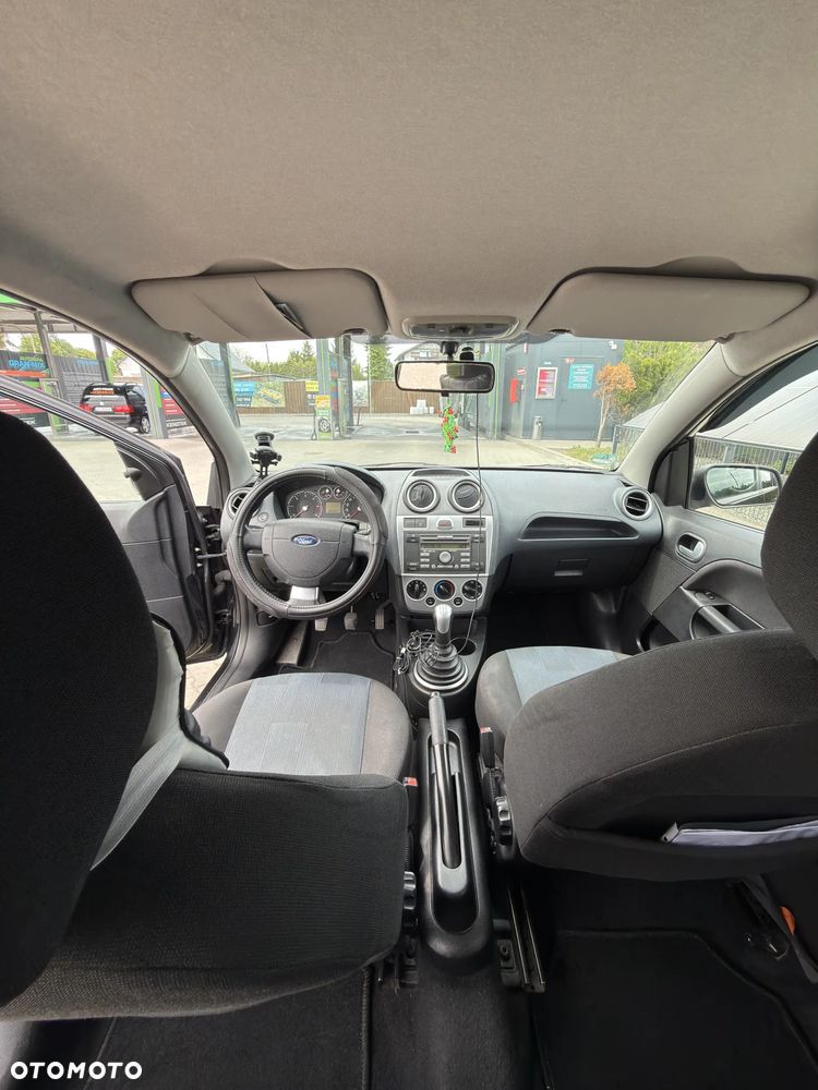 Ford Fiesta 1.6 TDCi Trend - 12