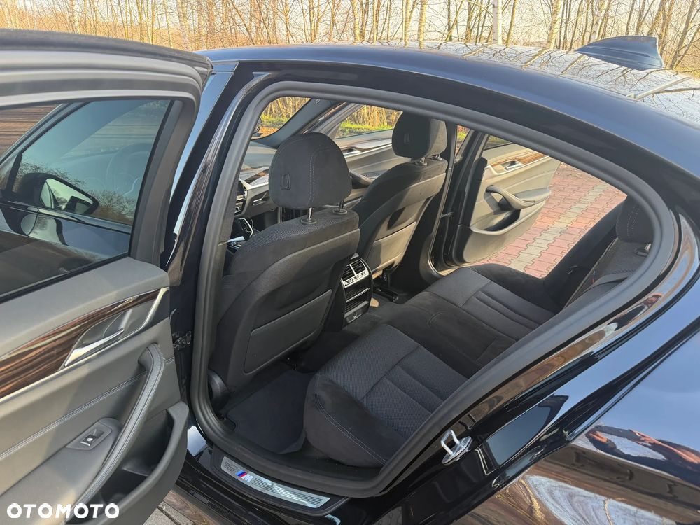BMW Seria 5 530i xDrive M Sport sport - 23