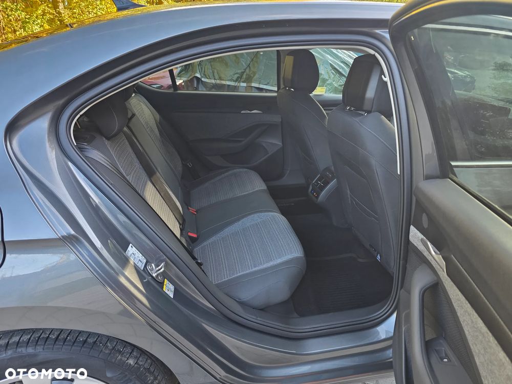 Skoda Superb 1.5 TSI mHEV Selection DSG - 17