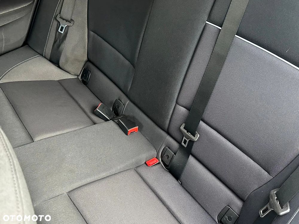 BMW Seria 1 118i - 13